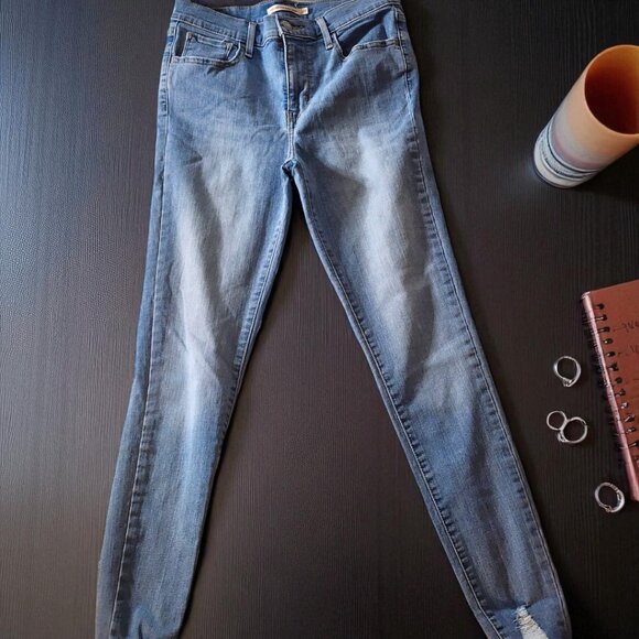 Levi’s 720 High-Rise Super Skinny Jeans – Light Wash Distressed Hems – Size 29 - Picture 6 of 12